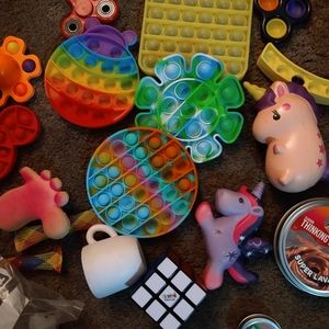 Fidgets and pop its swish moes toys